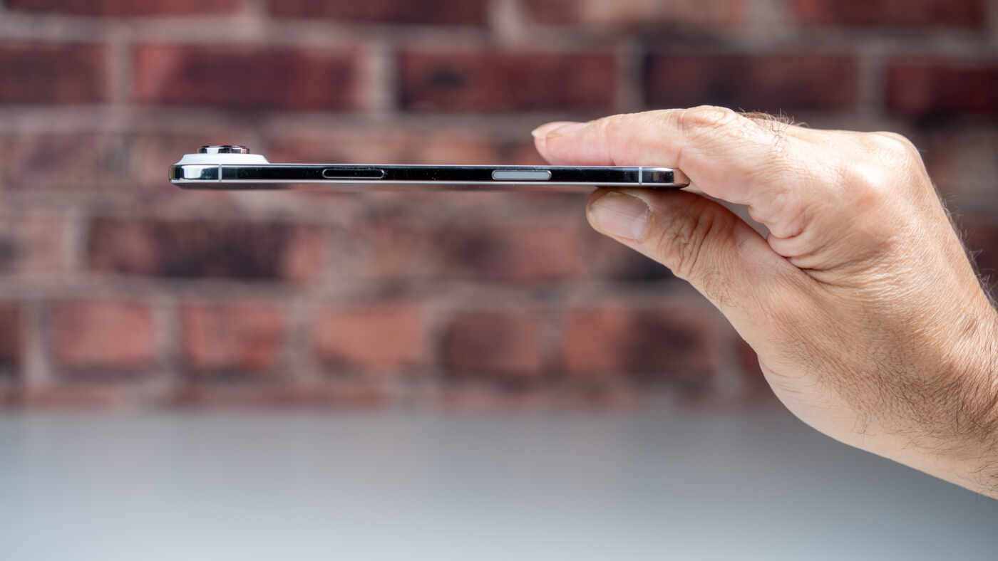 iPhone Air Review: Apple’s Slimmest Innovation Impresses with Design and Performance