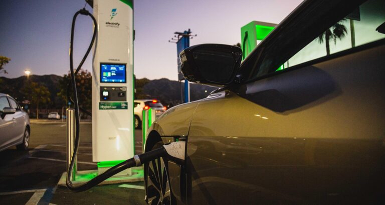 Gas Station Etiquette Rules: 5 Must-Know Tips for Drivers in 2026