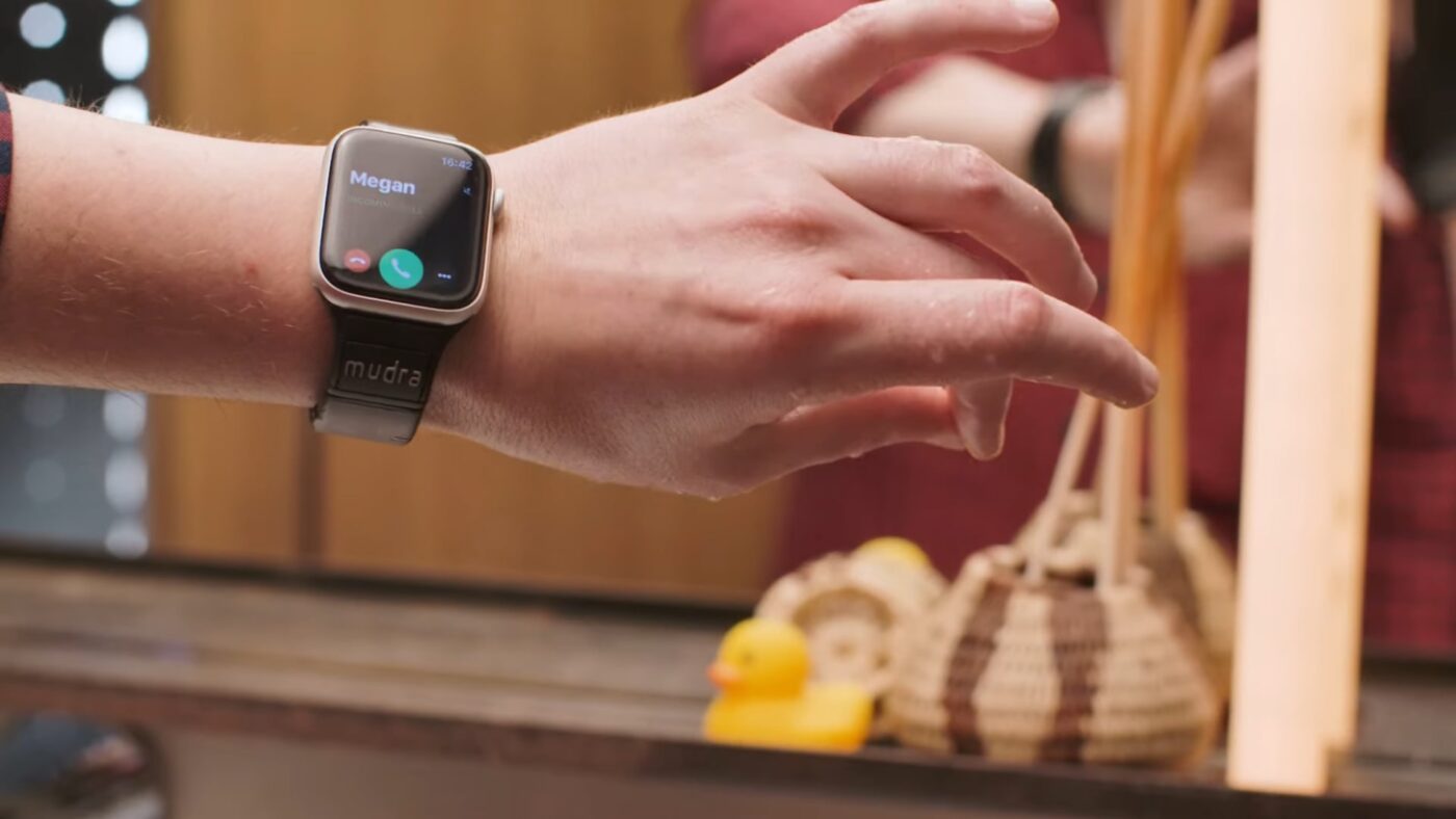 The Quirky Habit of Slapping Apple Watches: Understanding the Gesture