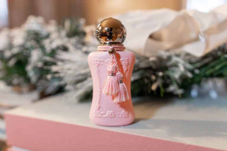 Valaya Exclusif Parfums de Marly: A Comprehensive Guide to Notes, Reviews, and Why It’s Worth Your Attention